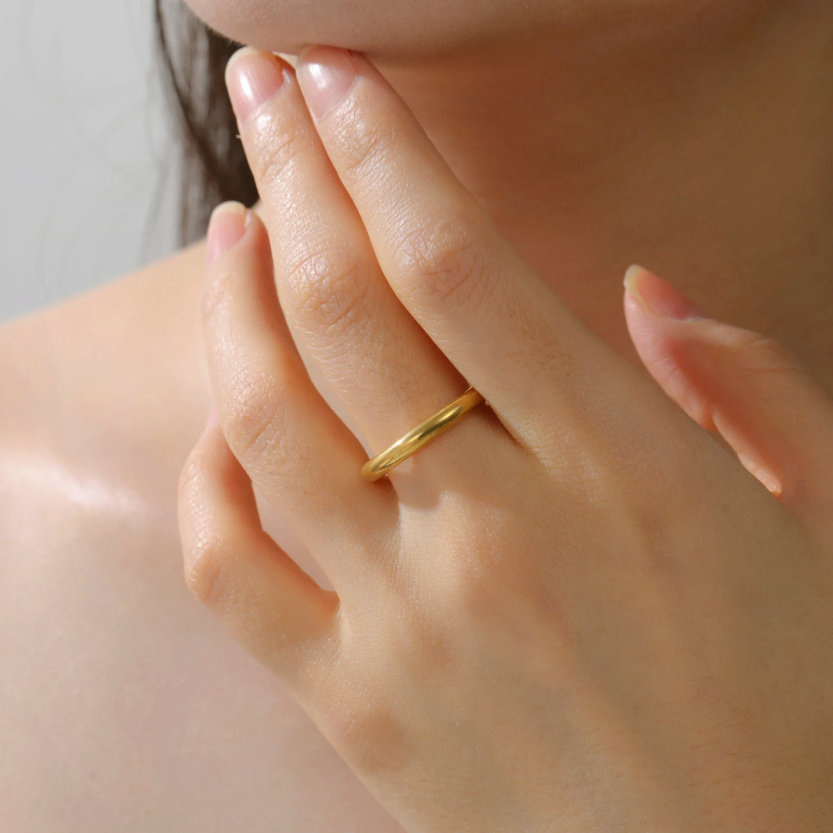 Minimalist O Ring – Gold or Silver Stainless Steel – view 2