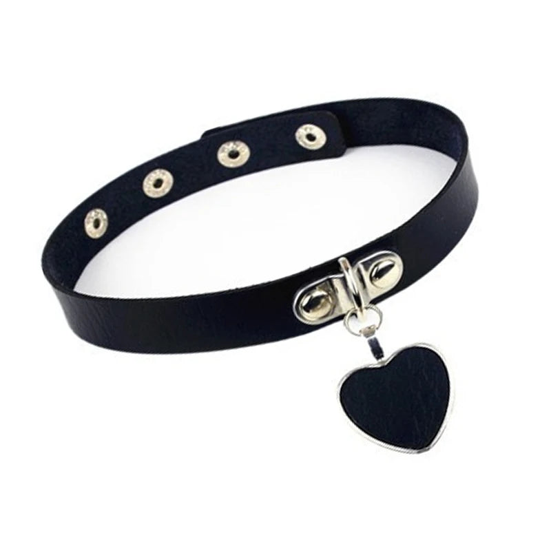 Heart Collar and Leash Set in Faux Leather – view 5
