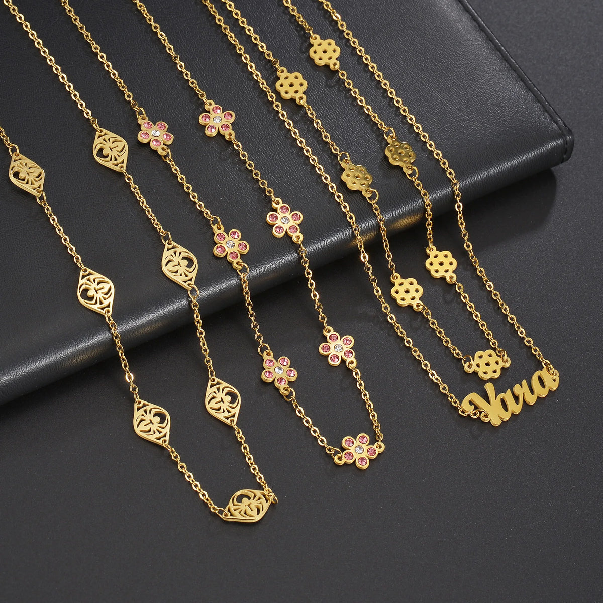 Personalized 2-Layer Waist Chain with Name and Zircon – view 3