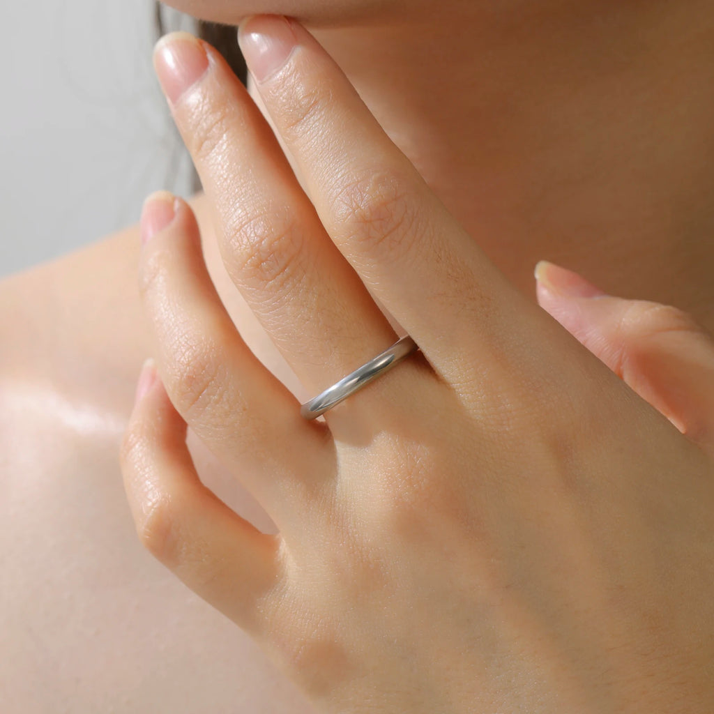 Minimalist O Ring – Gold or Silver Stainless Steel – view 4