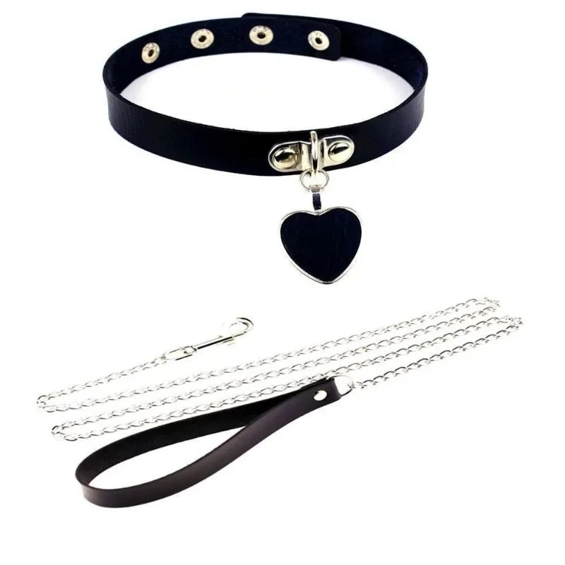Heart Collar and Leash Set in Faux Leather – view 4