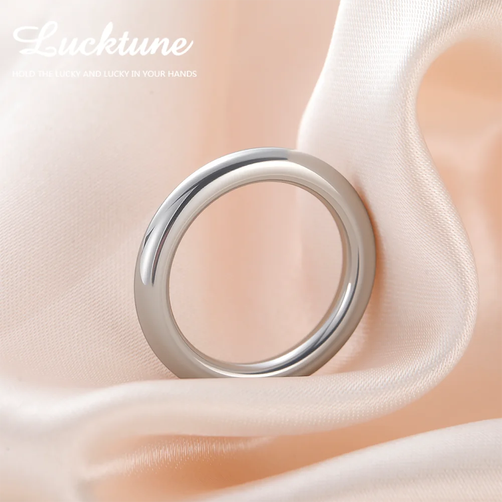 Minimalist O Ring – Gold or Silver Stainless Steel – view 3